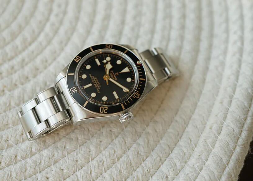 Discussion of Replica Tudor Black Bay Fifty-Eight And Rolex Submariner Watches 2